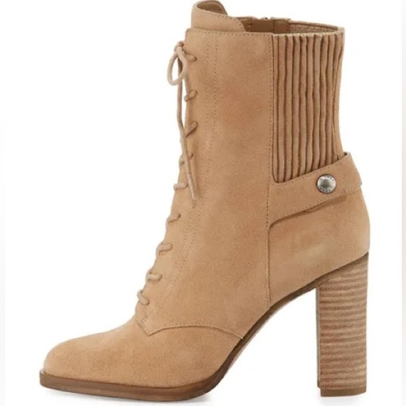 Micheal Kors Carrigan Booties - Picture 1 of 9